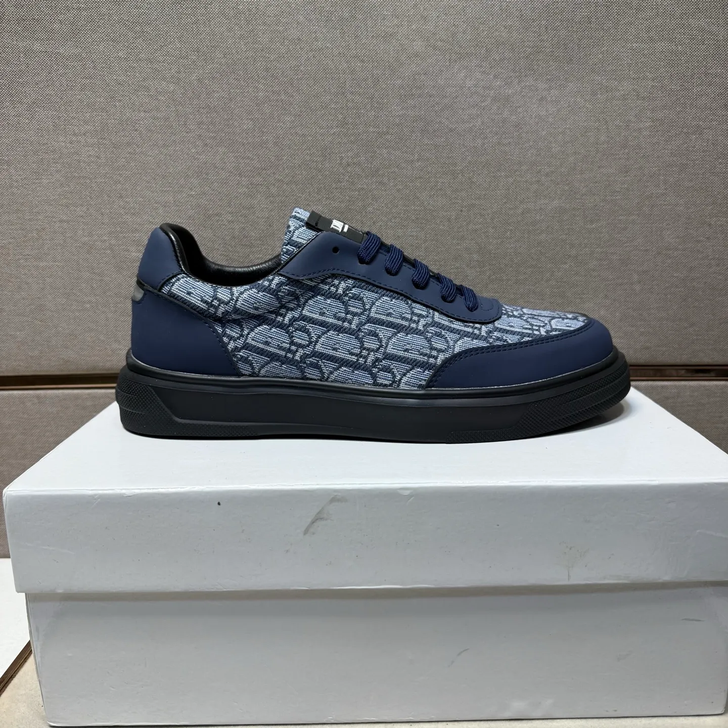 ⬛️Men's shoes 💰p400 [Dior~] Men's casual shoes 2025z cabinet sales simultaneously 🔶Size: 38-44#️⃣ 🔷3 colors🔜The upper is made of multi-material splicing ➕Genuine leather lining, comfortable and breathable, sole: original comfortable and wear-resistant outsole, ⚠️real thing📱photographed🎬real thing is better📢📢📢